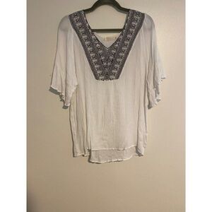 Fair Haven Womens White Navy V-Neck Embroidered Blouse Size 1XL 100% Rayon Boho